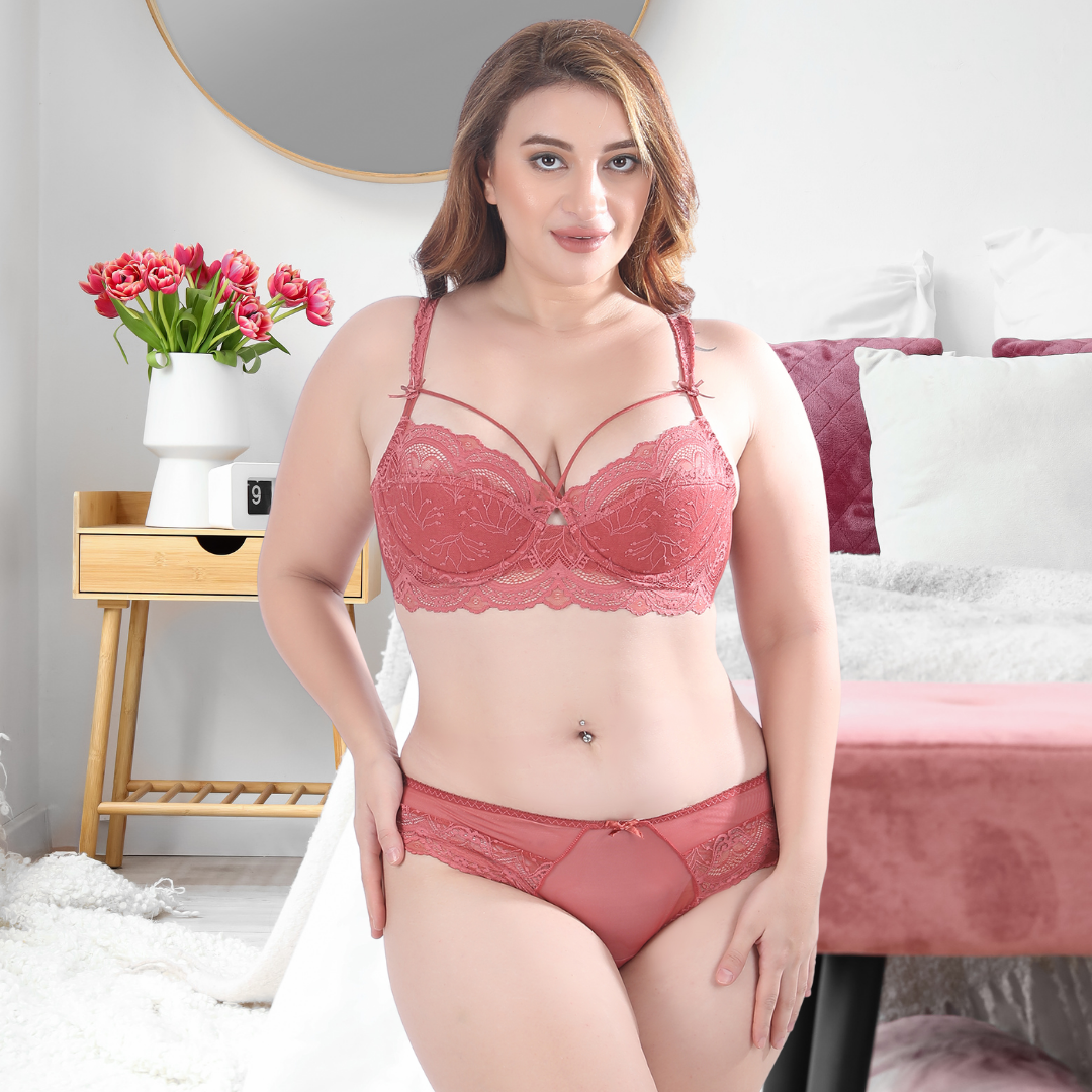 Pleasing Strings Women's Lacy Light Padded Bra Panty Set